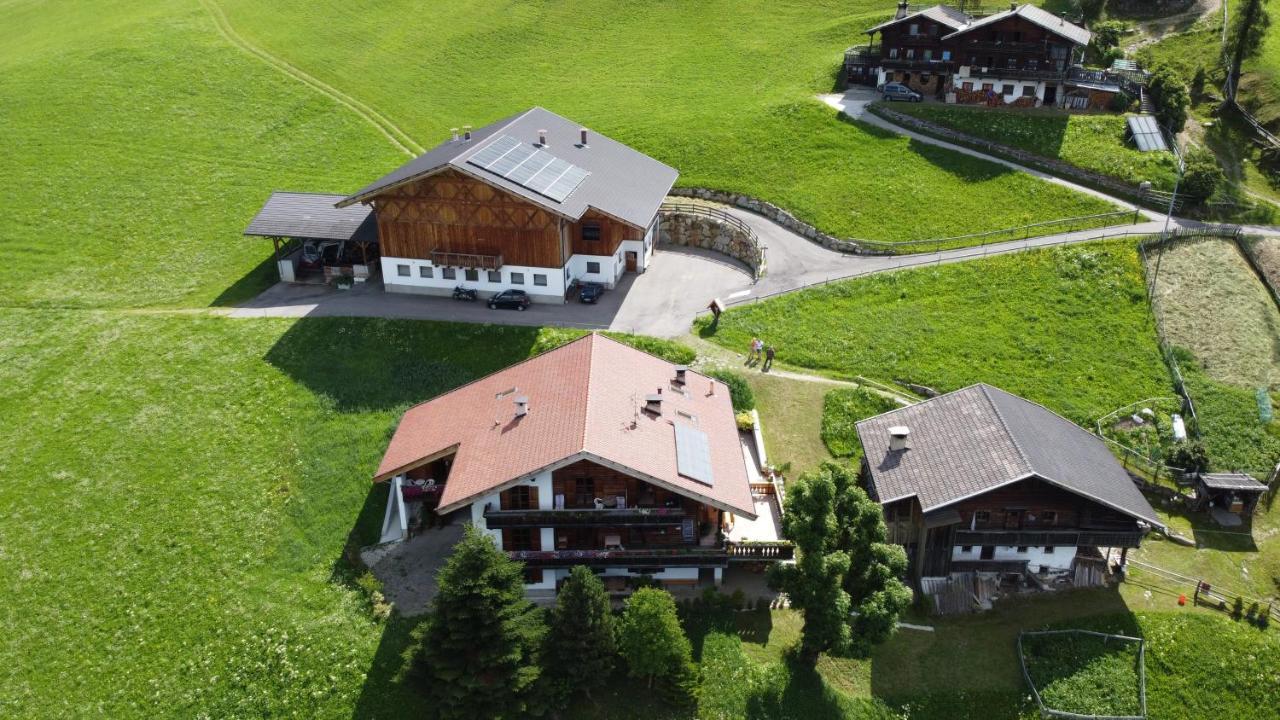 Portnerhof Auf Oberkirn Apartamento Schenna Exterior foto