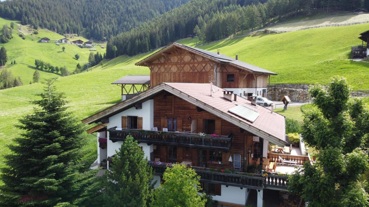 Portnerhof Auf Oberkirn Apartamento Schenna Exterior foto